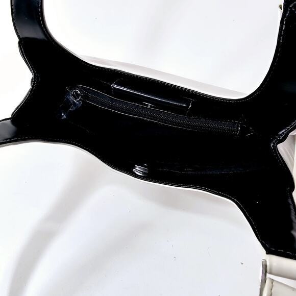 Liz Claiborne Shoulder Bag Cream Black Patent Leather Handbag Classiccore Preppy - Picture 8 of 13